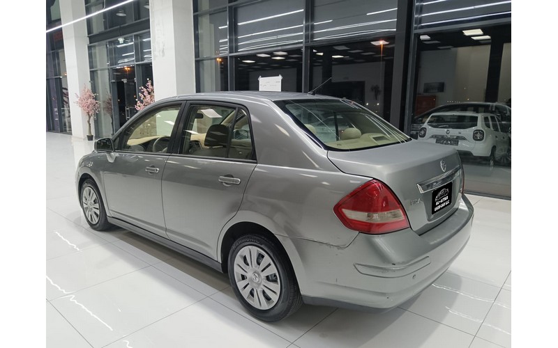 NISSAN TIIDA (2011)