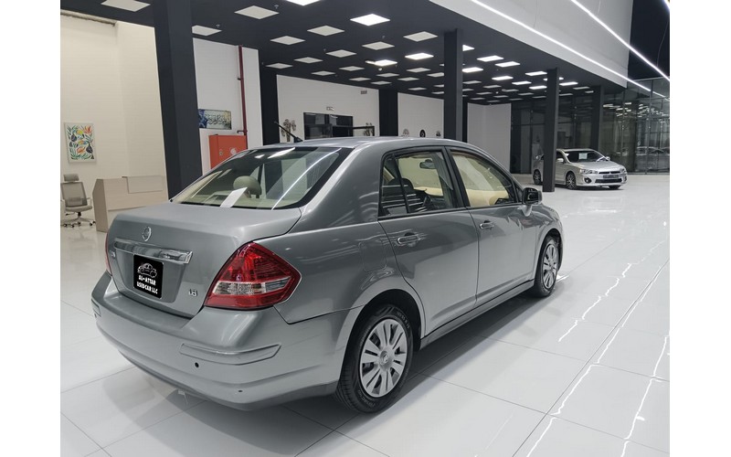 NISSAN TIIDA (2011)