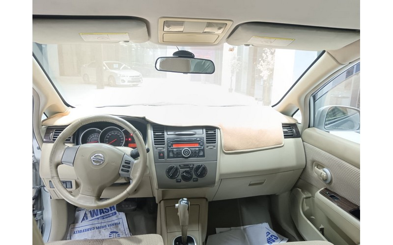 NISSAN TIIDA (2011)