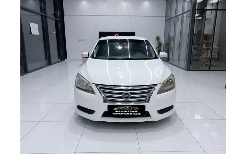NISSAN SENTRA (2015)