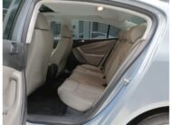 VOLKSWAGEN PASSAT (2010)