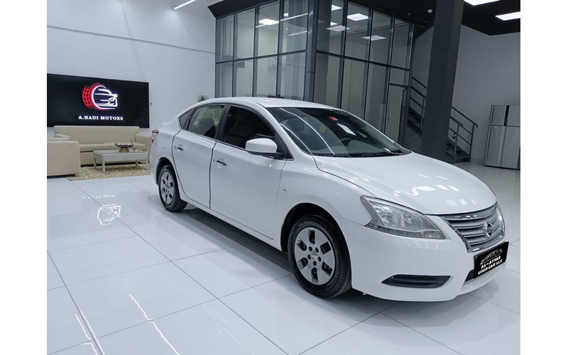 NISSAN SENTRA (2015)