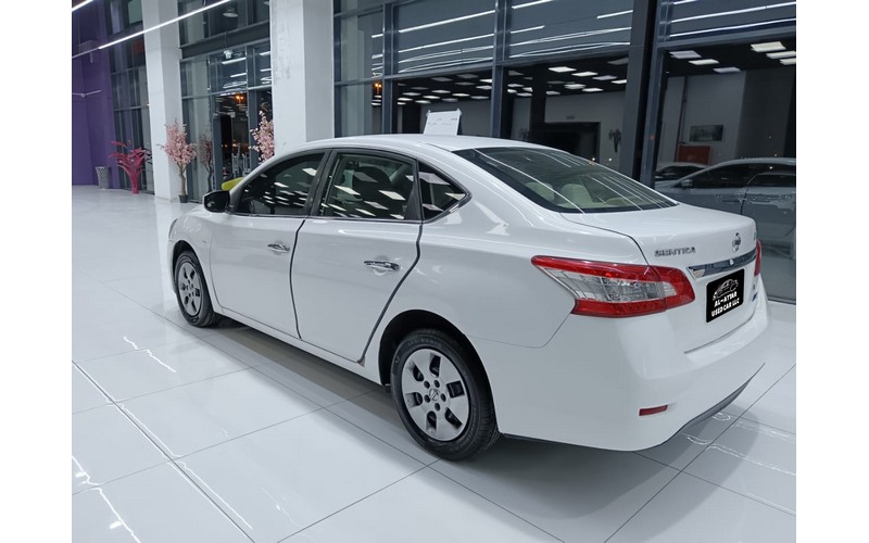 NISSAN SENTRA (2015)