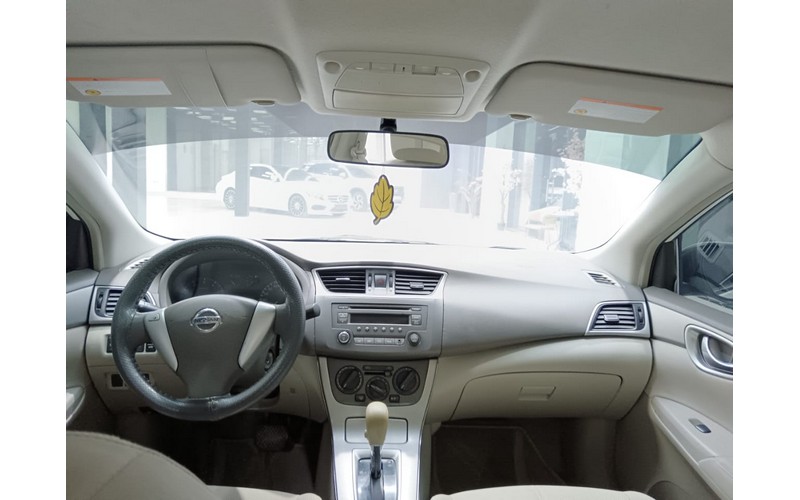 NISSAN SENTRA (2015)