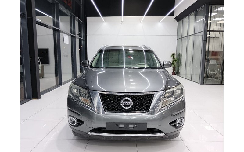 NISSAN PATHFINDER (2015)