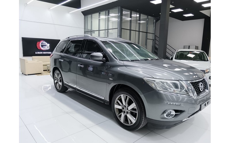 NISSAN PATHFINDER (2015)