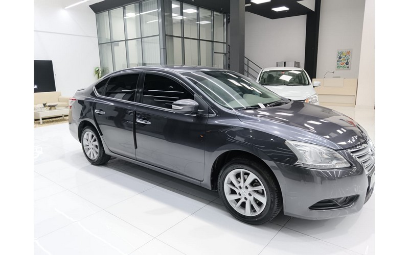 NISSAN SENTRA (2015)
