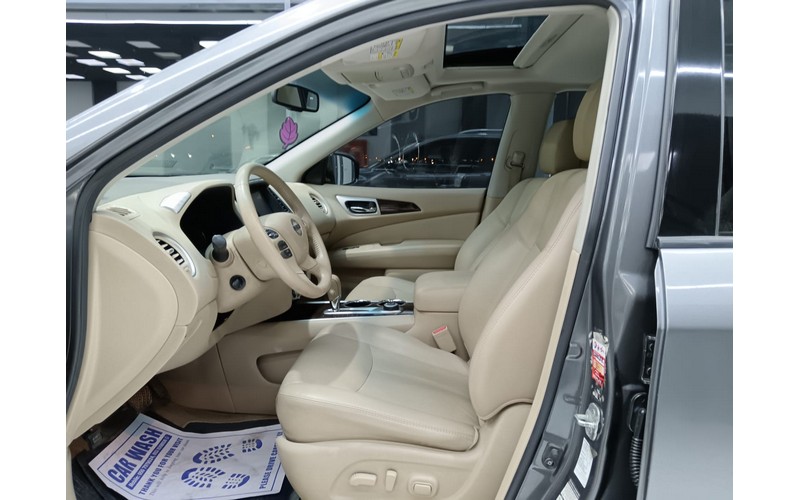 NISSAN PATHFINDER (2015)