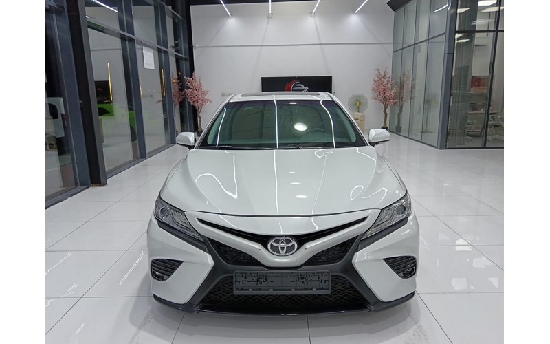 TOYOTA CAMRY (2020)