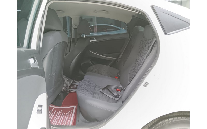 HYUNDAI ACCENT (2015)