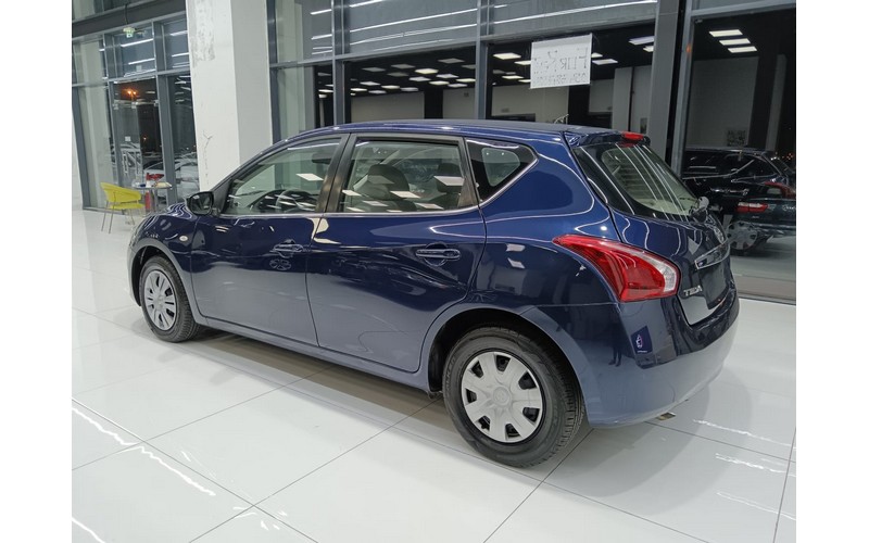 NISSAN TIIDA (2016)