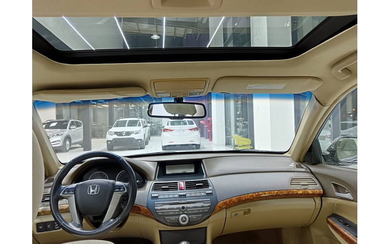 HONDA ACCORD (2009)