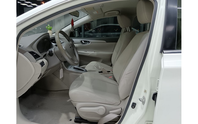 NISSAN SENTRA (2013)